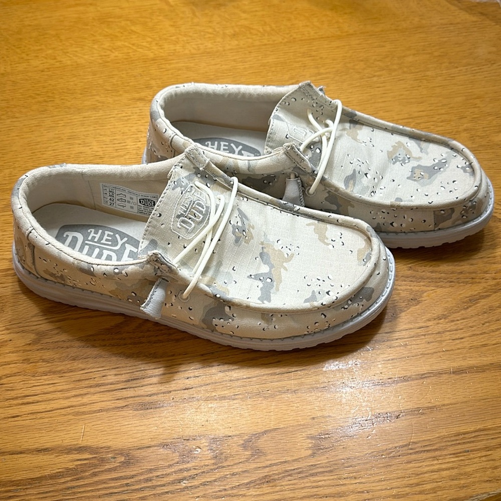 HeyDude wally camouflage greyscale desert